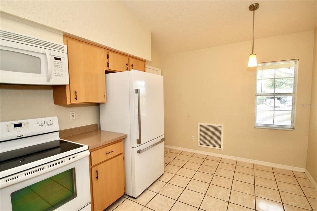 For Sale: $280,000 (3 beds, 2 baths, 1156 Square Feet)