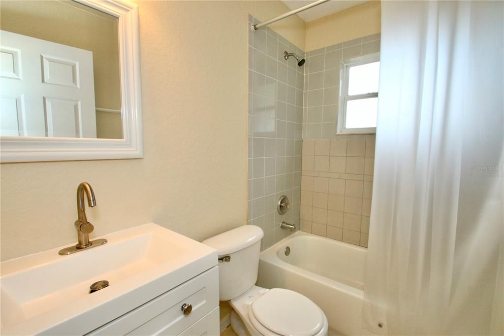 For Sale: $280,000 (3 beds, 2 baths, 1156 Square Feet)