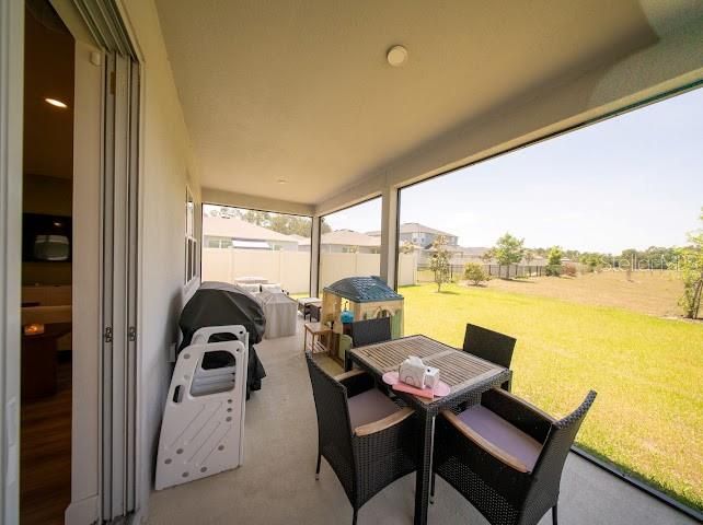 For Sale: $532,000 (4 beds, 3 baths, 2425 Square Feet)