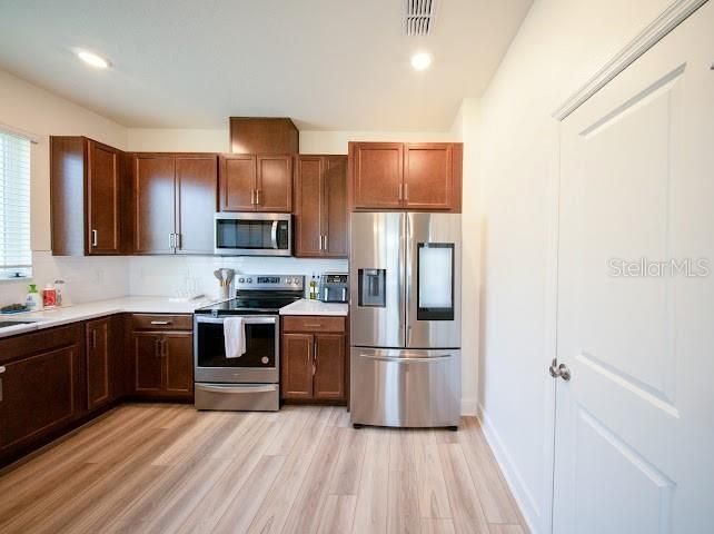 For Sale: $532,000 (4 beds, 3 baths, 2425 Square Feet)