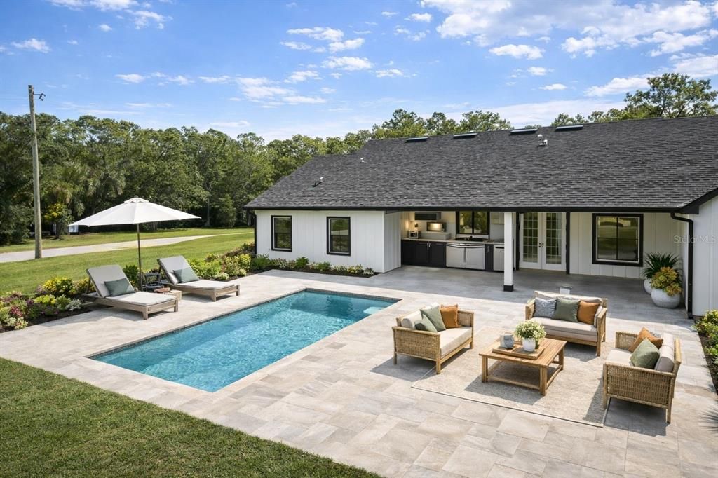 На продажу: $695,000 (4 спален, 3 ванн, 2519 Квадратных фут)