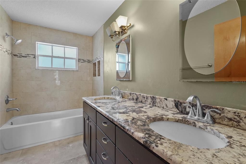 待售: $399,000 (3 贝兹, 2 浴室, 2854 平方英尺)