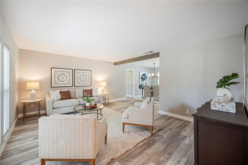 На продажу: $399,900 (3 спален, 2 ванн, 1684 Квадратных фут)