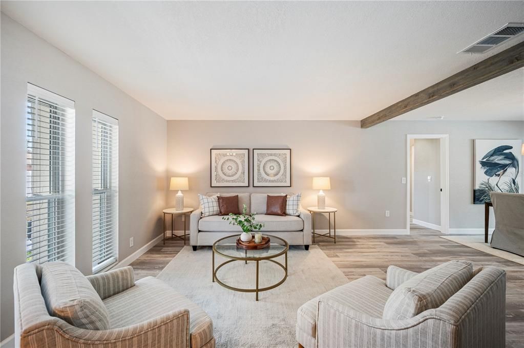 На продажу: $399,900 (3 спален, 2 ванн, 1684 Квадратных фут)