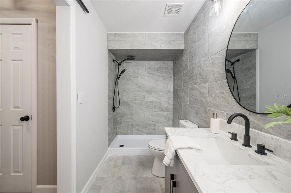 На продажу: $399,900 (3 спален, 2 ванн, 1684 Квадратных фут)