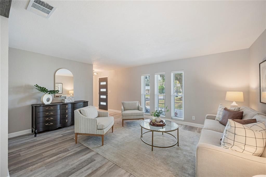 На продажу: $399,900 (3 спален, 2 ванн, 1684 Квадратных фут)