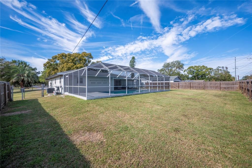 На продажу: $399,900 (3 спален, 2 ванн, 1684 Квадратных фут)