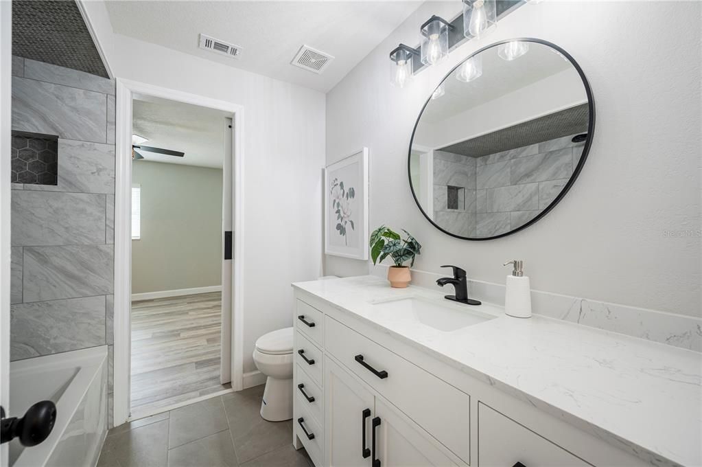 На продажу: $399,900 (3 спален, 2 ванн, 1684 Квадратных фут)