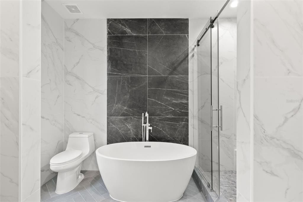 出租: $5,200 (3 贝兹, 3 浴室, 2080 平方英尺)