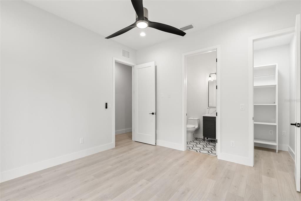 出租: $5,200 (3 贝兹, 3 浴室, 2080 平方英尺)