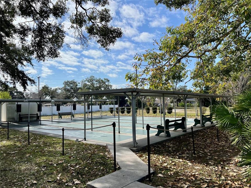 For Sale: $129,500 (2 beds, 2 baths, 875 Square Feet)