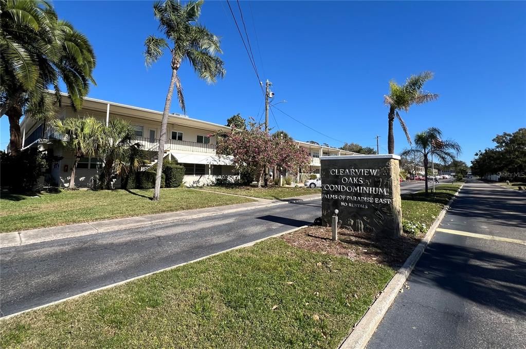 For Sale: $129,500 (2 beds, 2 baths, 875 Square Feet)