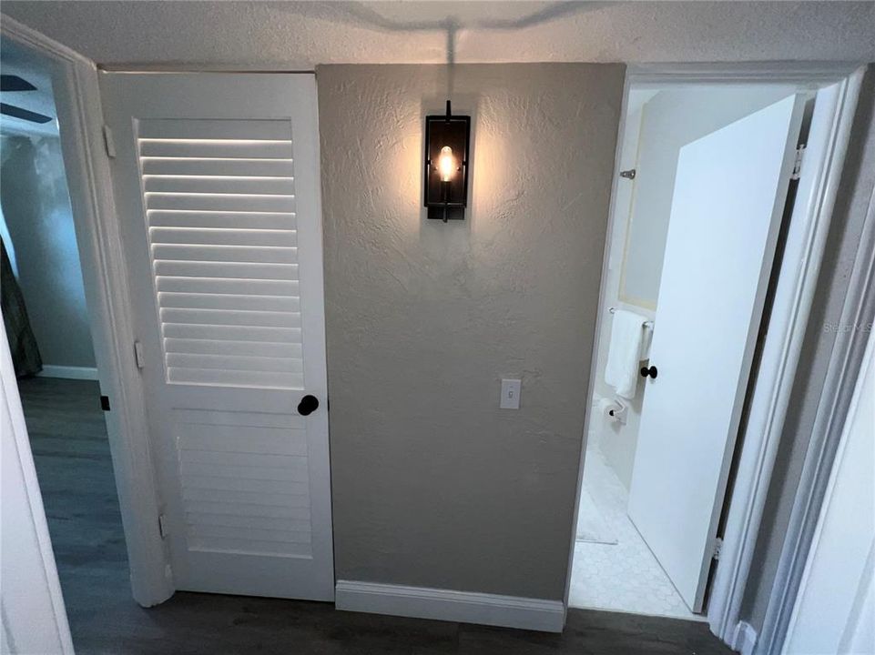 For Sale: $129,500 (2 beds, 2 baths, 875 Square Feet)