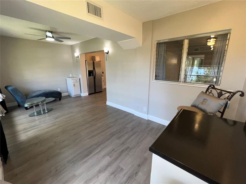 For Sale: $129,500 (2 beds, 2 baths, 875 Square Feet)