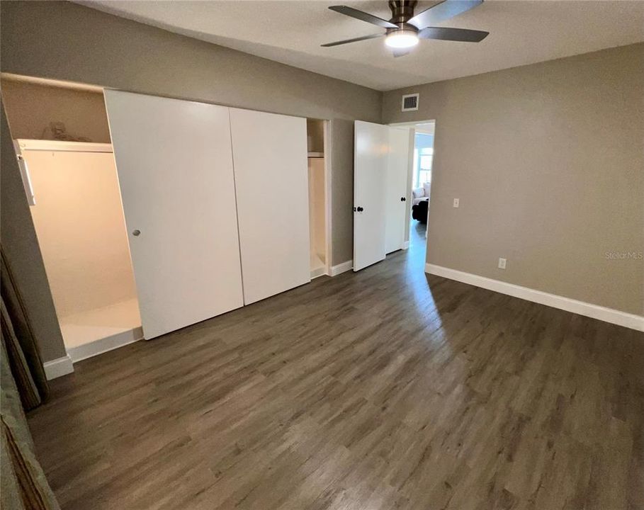 For Sale: $129,500 (2 beds, 2 baths, 875 Square Feet)
