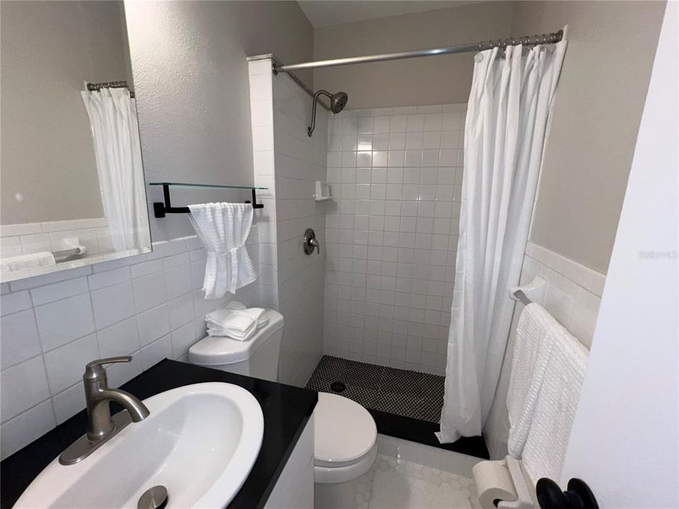 For Sale: $129,500 (2 beds, 2 baths, 875 Square Feet)