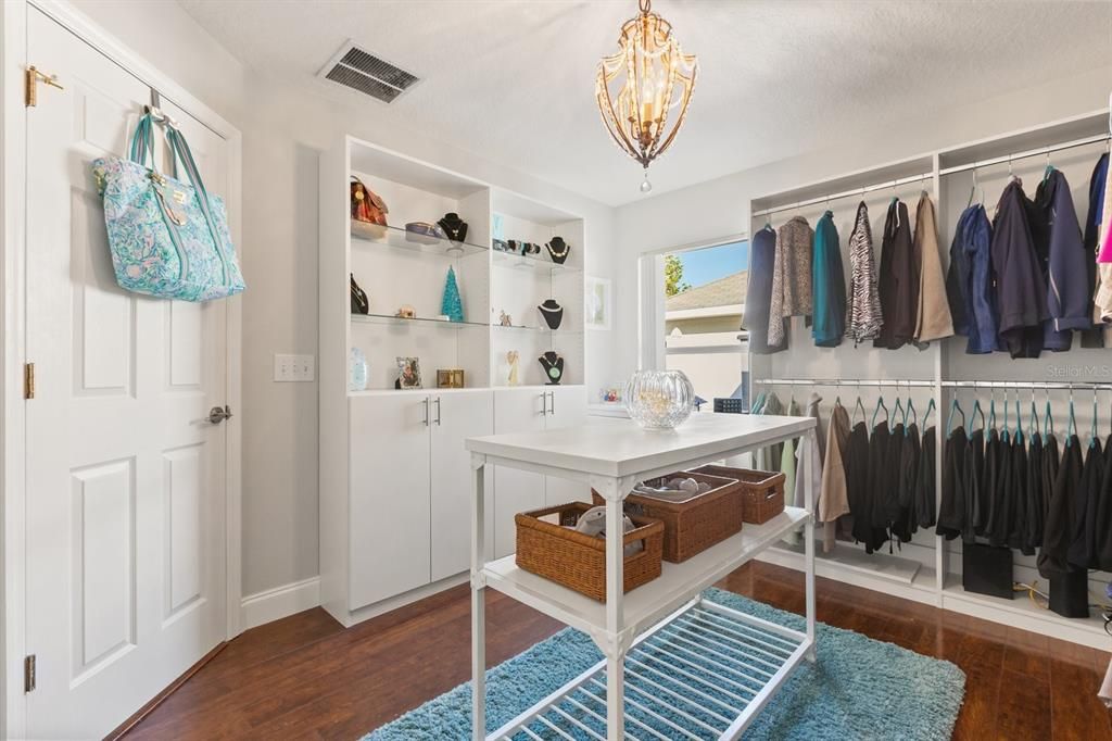 En Renta: $2,895 (4 camas, 2 baños, 1945 Pies cuadrados)