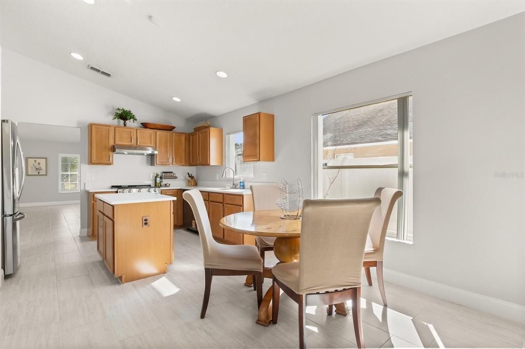 En Renta: $2,895 (4 camas, 2 baños, 1945 Pies cuadrados)