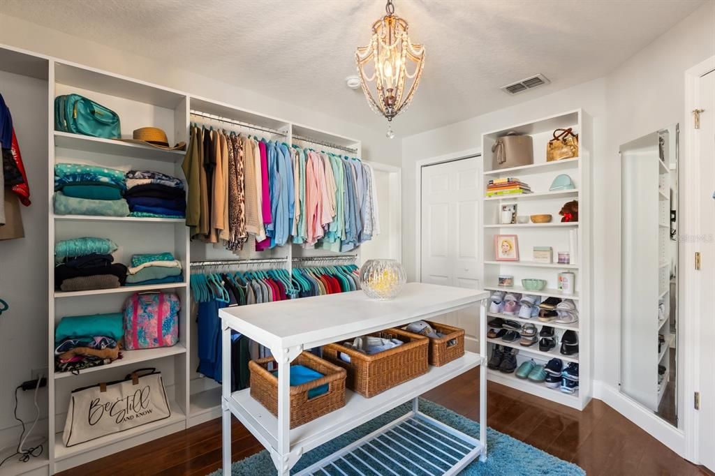 En Renta: $2,895 (4 camas, 2 baños, 1945 Pies cuadrados)