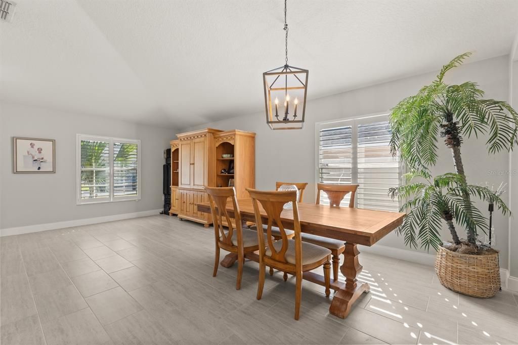 En Renta: $2,895 (4 camas, 2 baños, 1945 Pies cuadrados)