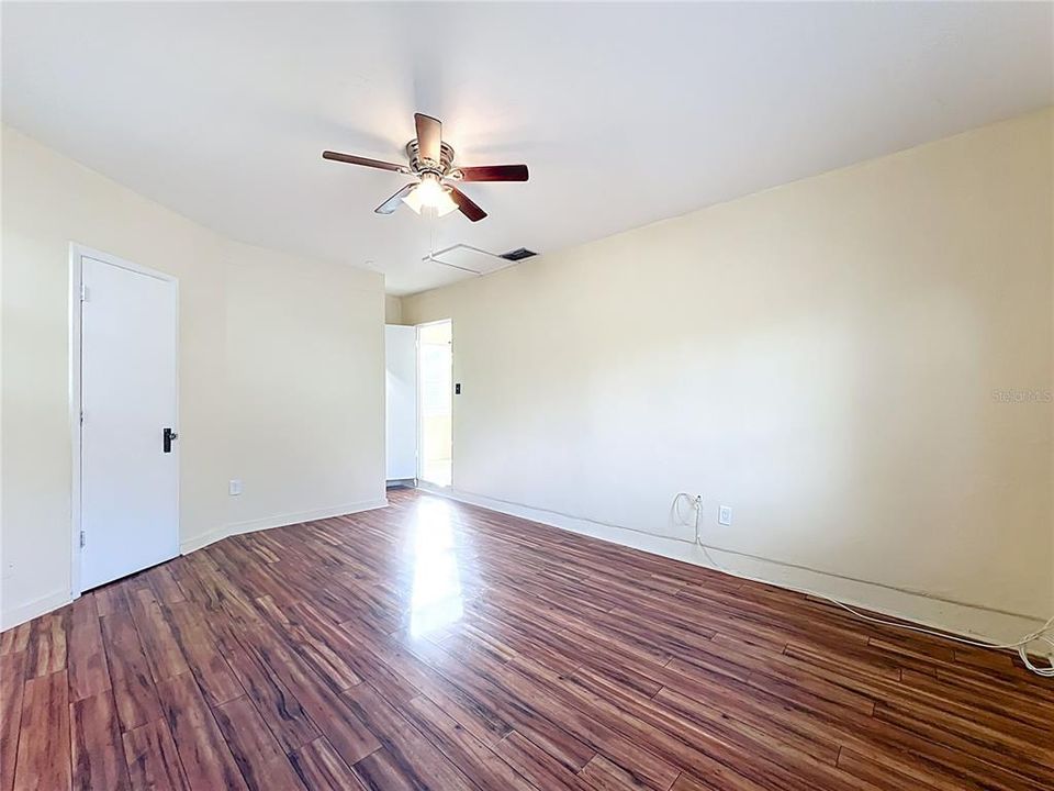 На продажу: $340,000 (3 спален, 1 ванн, 1192 Квадратных фут)