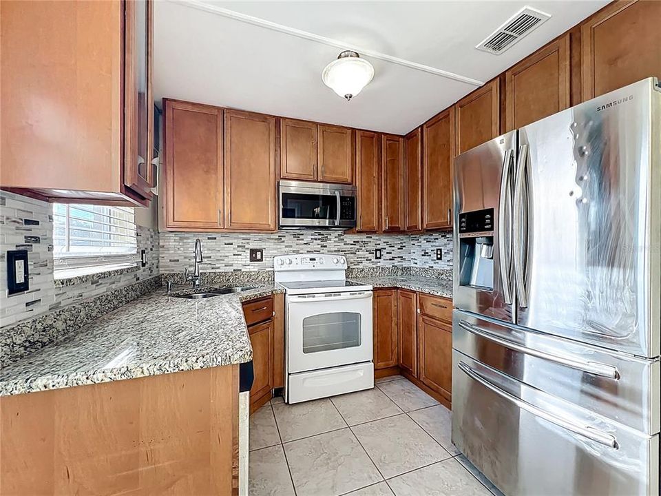 На продажу: $340,000 (3 спален, 1 ванн, 1192 Квадратных фут)