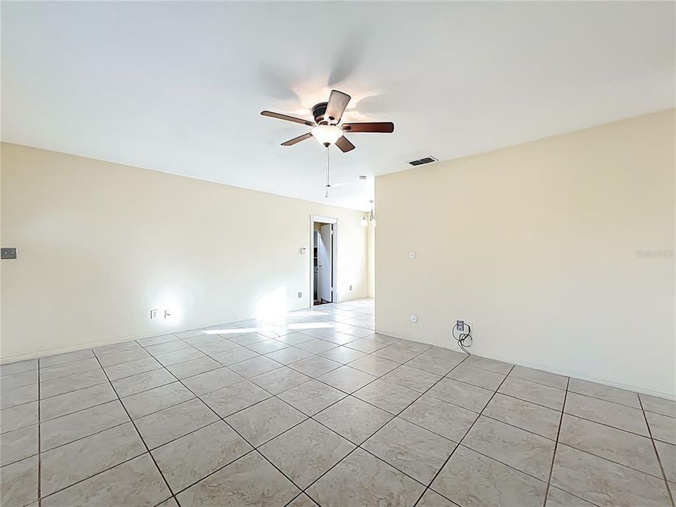 На продажу: $340,000 (3 спален, 1 ванн, 1192 Квадратных фут)