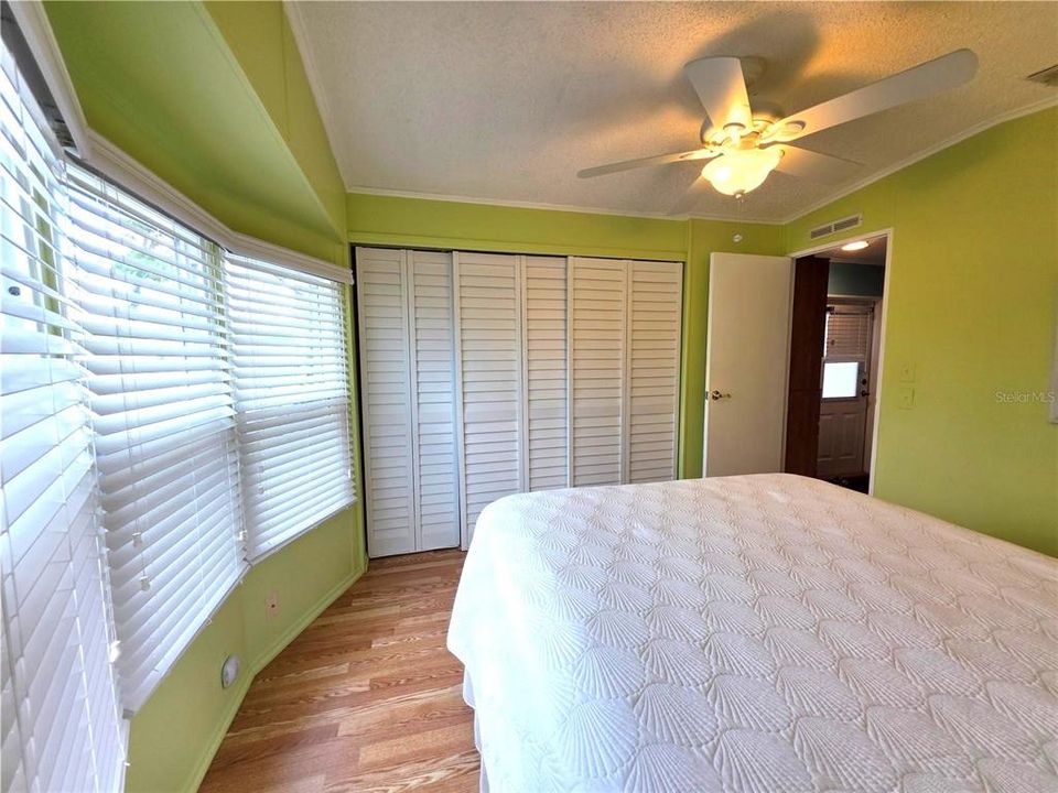 На продажу: $149,500 (2 спален, 2 ванн, 810 Квадратных фут)