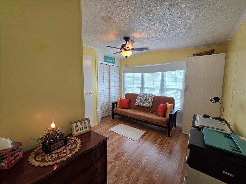 На продажу: $149,500 (2 спален, 2 ванн, 810 Квадратных фут)