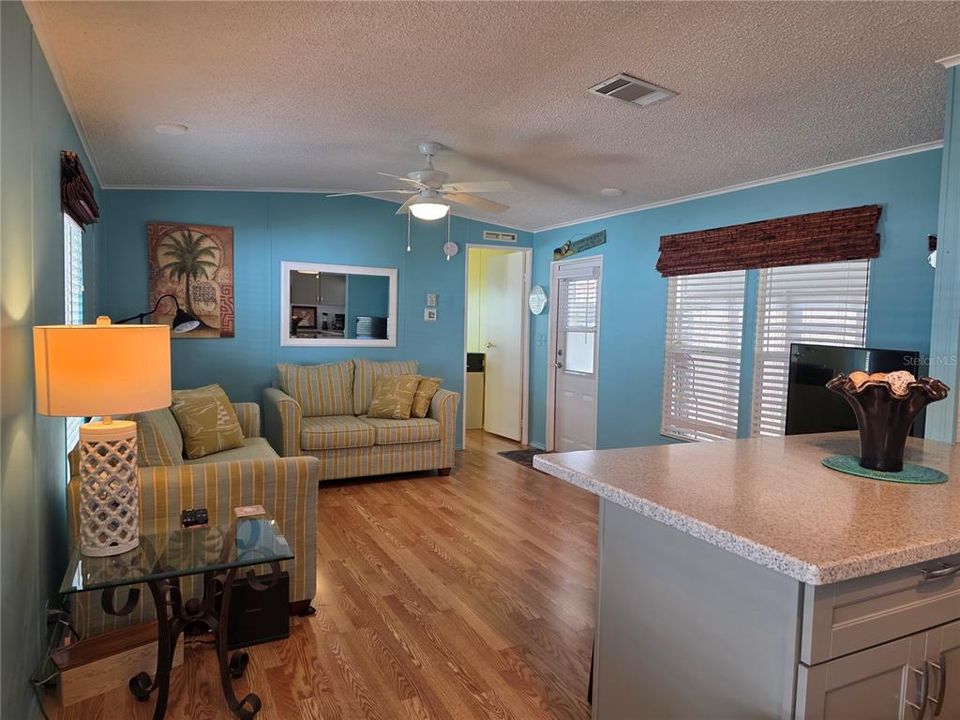 На продажу: $149,500 (2 спален, 2 ванн, 810 Квадратных фут)