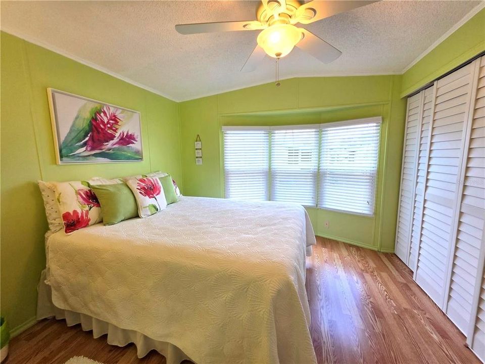 На продажу: $149,500 (2 спален, 2 ванн, 810 Квадратных фут)