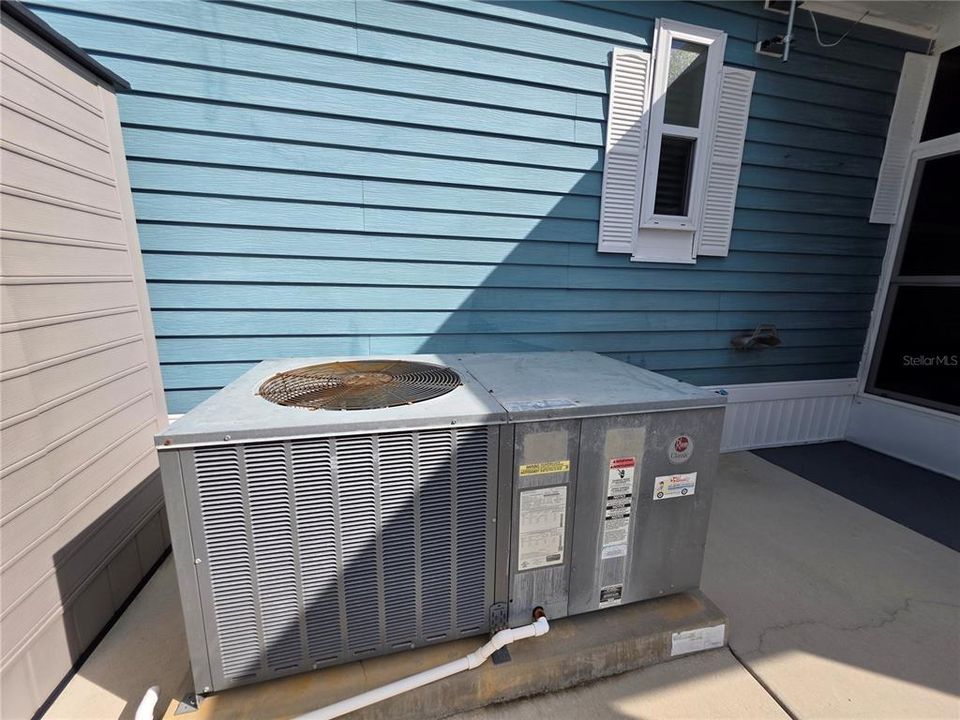 На продажу: $149,500 (2 спален, 2 ванн, 810 Квадратных фут)