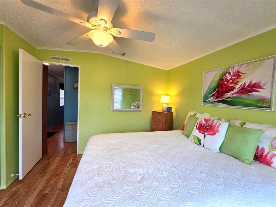 На продажу: $149,500 (2 спален, 2 ванн, 810 Квадратных фут)