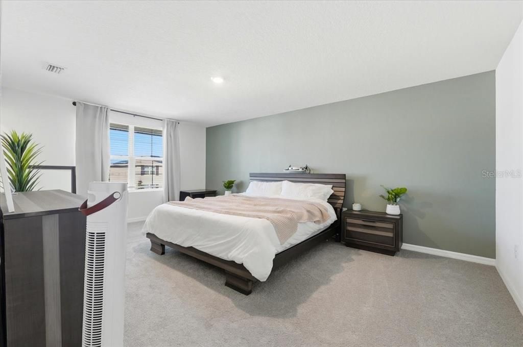 For Sale: $434,900 (4 beds, 3 baths, 2435 Square Feet)