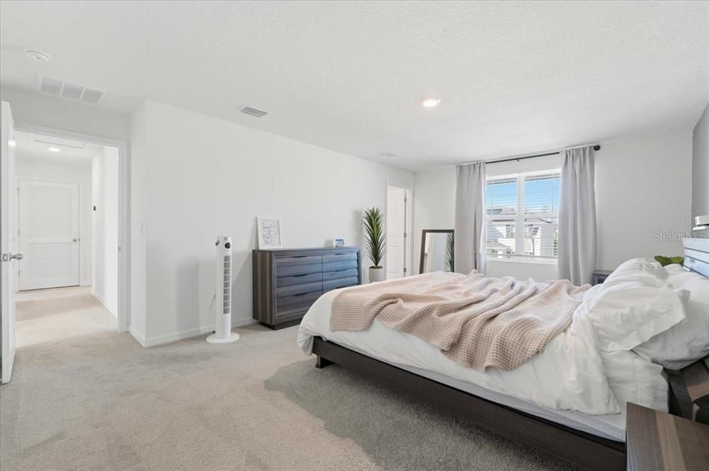 For Sale: $434,900 (4 beds, 3 baths, 2435 Square Feet)