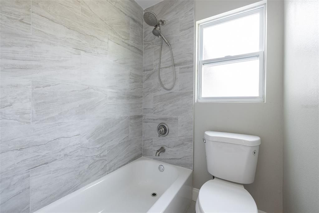 出租: $1,995 (2 贝兹, 1 浴室, 991 平方英尺)