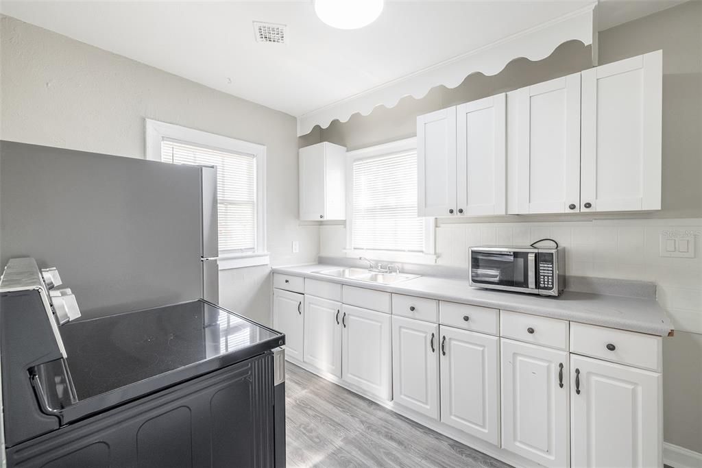 出租: $1,995 (2 贝兹, 1 浴室, 991 平方英尺)