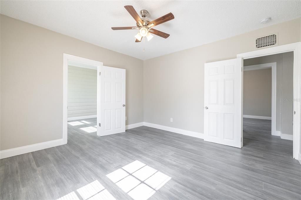 出租: $1,995 (2 贝兹, 1 浴室, 991 平方英尺)