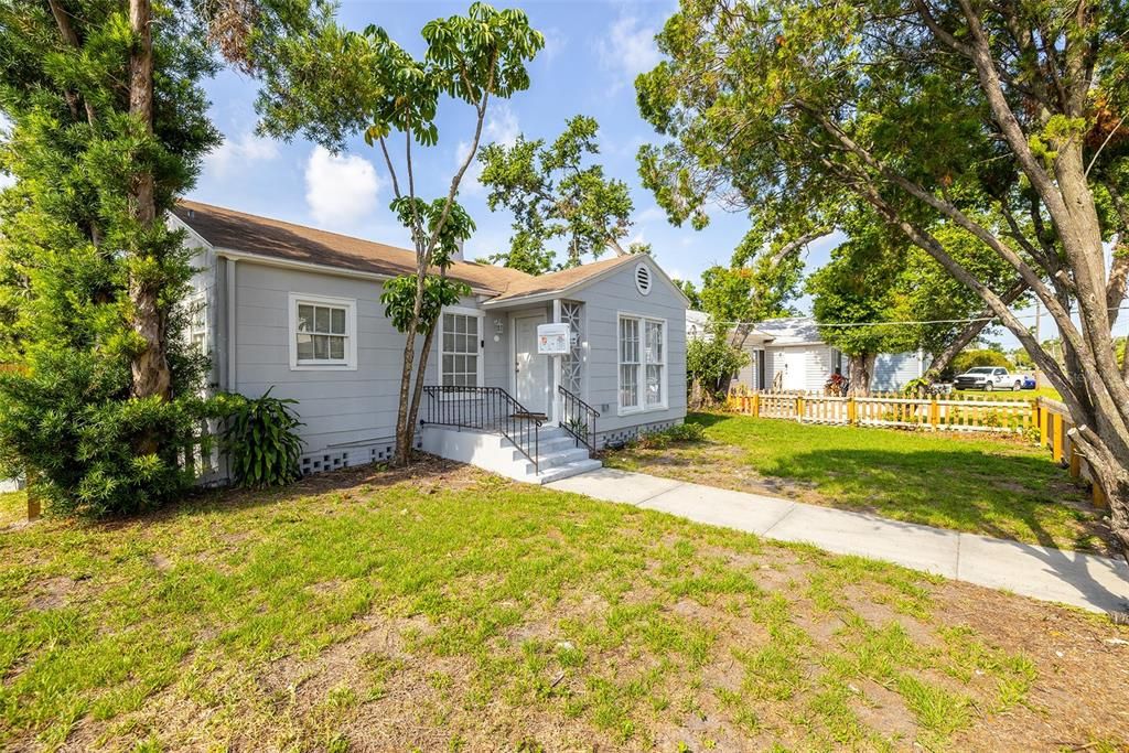 出租: $1,995 (2 贝兹, 1 浴室, 991 平方英尺)