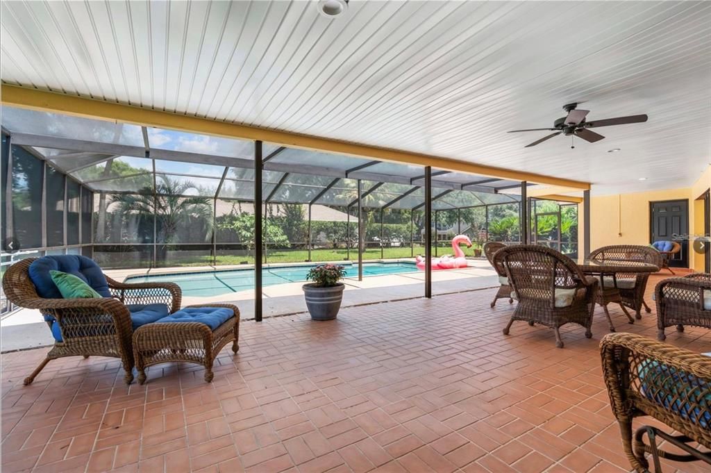 出租: $4,200 (4 贝兹, 2 浴室, 2693 平方英尺)