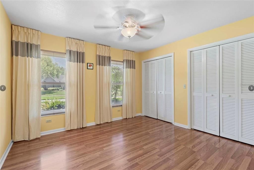 出租: $4,200 (4 贝兹, 2 浴室, 2693 平方英尺)