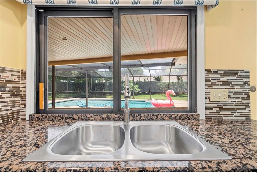 出租: $4,200 (4 贝兹, 2 浴室, 2693 平方英尺)