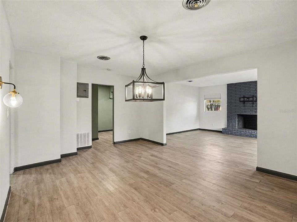 На продажу: $360,000 (4 спален, 3 ванн, 1563 Квадратных фут)