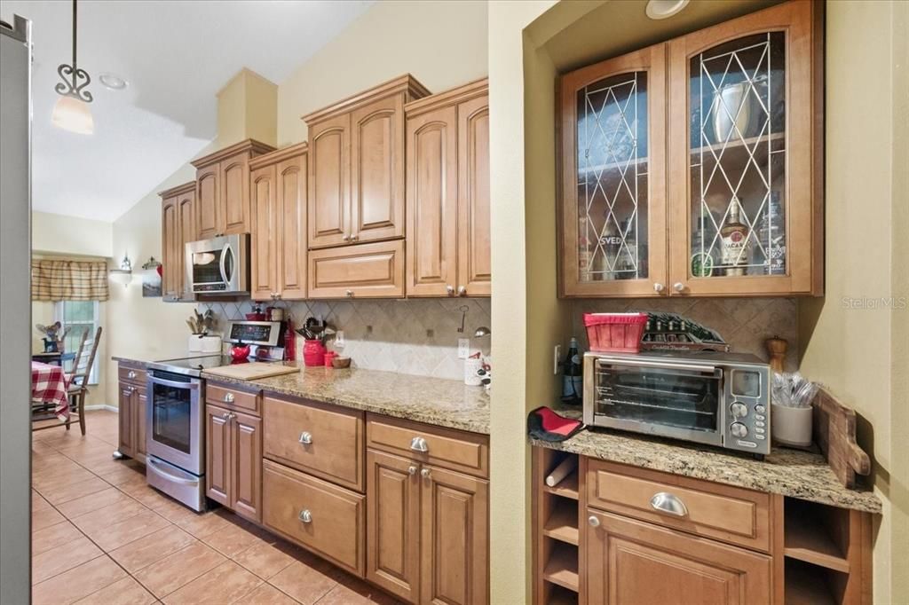 На продажу: $325,000 (2 спален, 2 ванн, 1855 Квадратных фут)