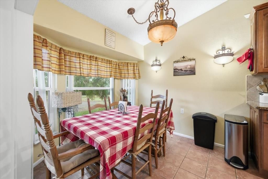 На продажу: $325,000 (2 спален, 2 ванн, 1855 Квадратных фут)