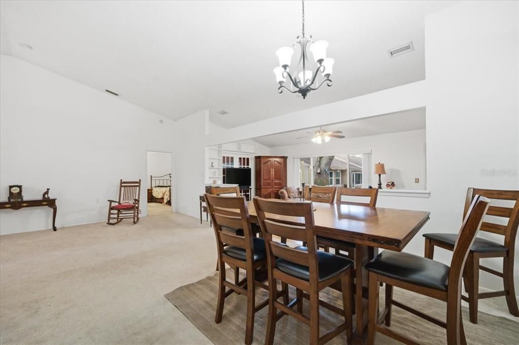 На продажу: $325,000 (2 спален, 2 ванн, 1855 Квадратных фут)