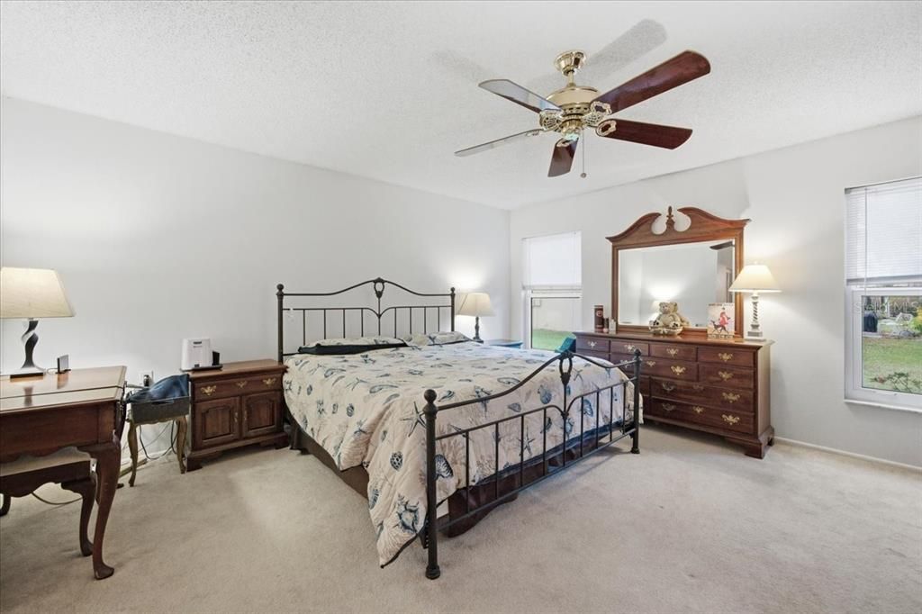 На продажу: $325,000 (2 спален, 2 ванн, 1855 Квадратных фут)