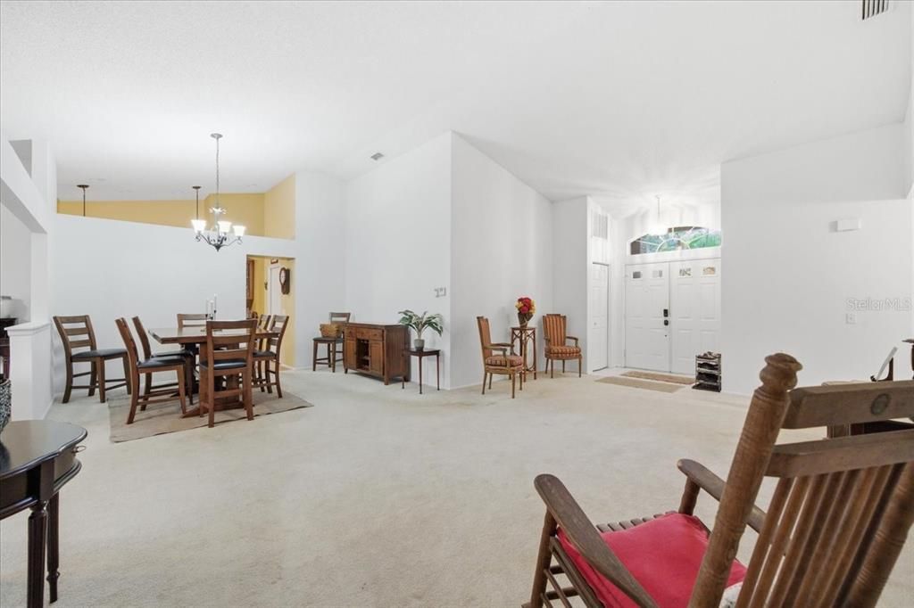 На продажу: $325,000 (2 спален, 2 ванн, 1855 Квадратных фут)