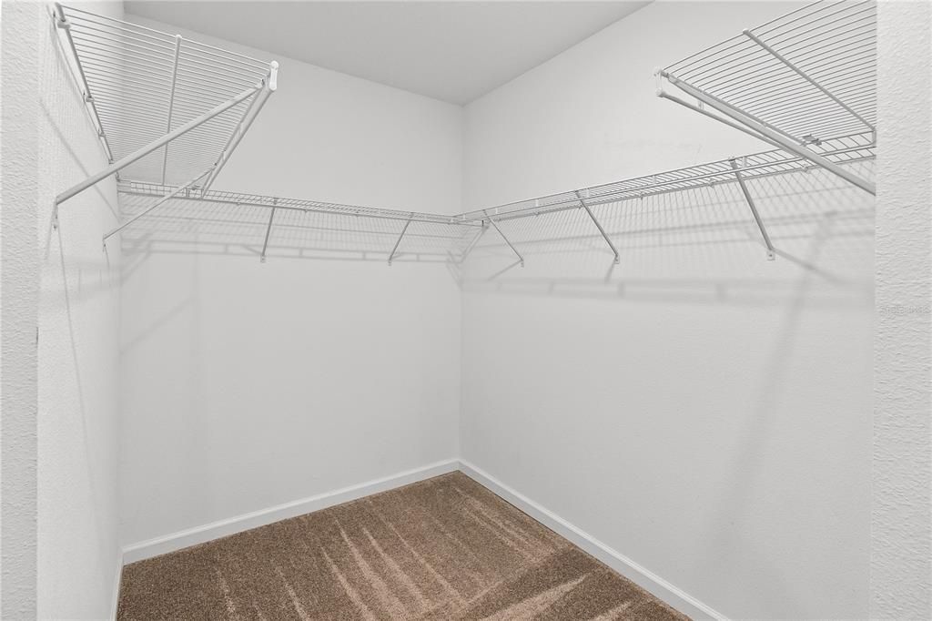 For Sale: $460,000 (5 beds, 2 baths, 2388 Square Feet)