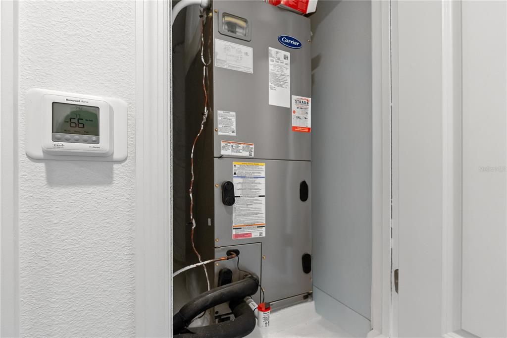 For Sale: $460,000 (5 beds, 2 baths, 2388 Square Feet)